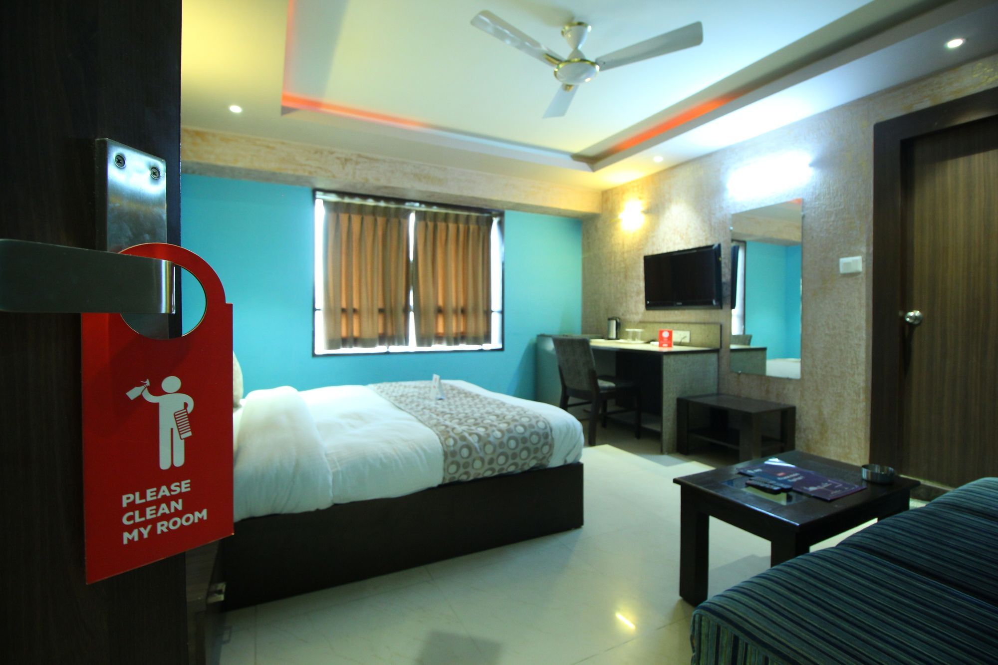 Oyo 4161 Hotel Shailly Inn Ахмедабад Экстерьер фото