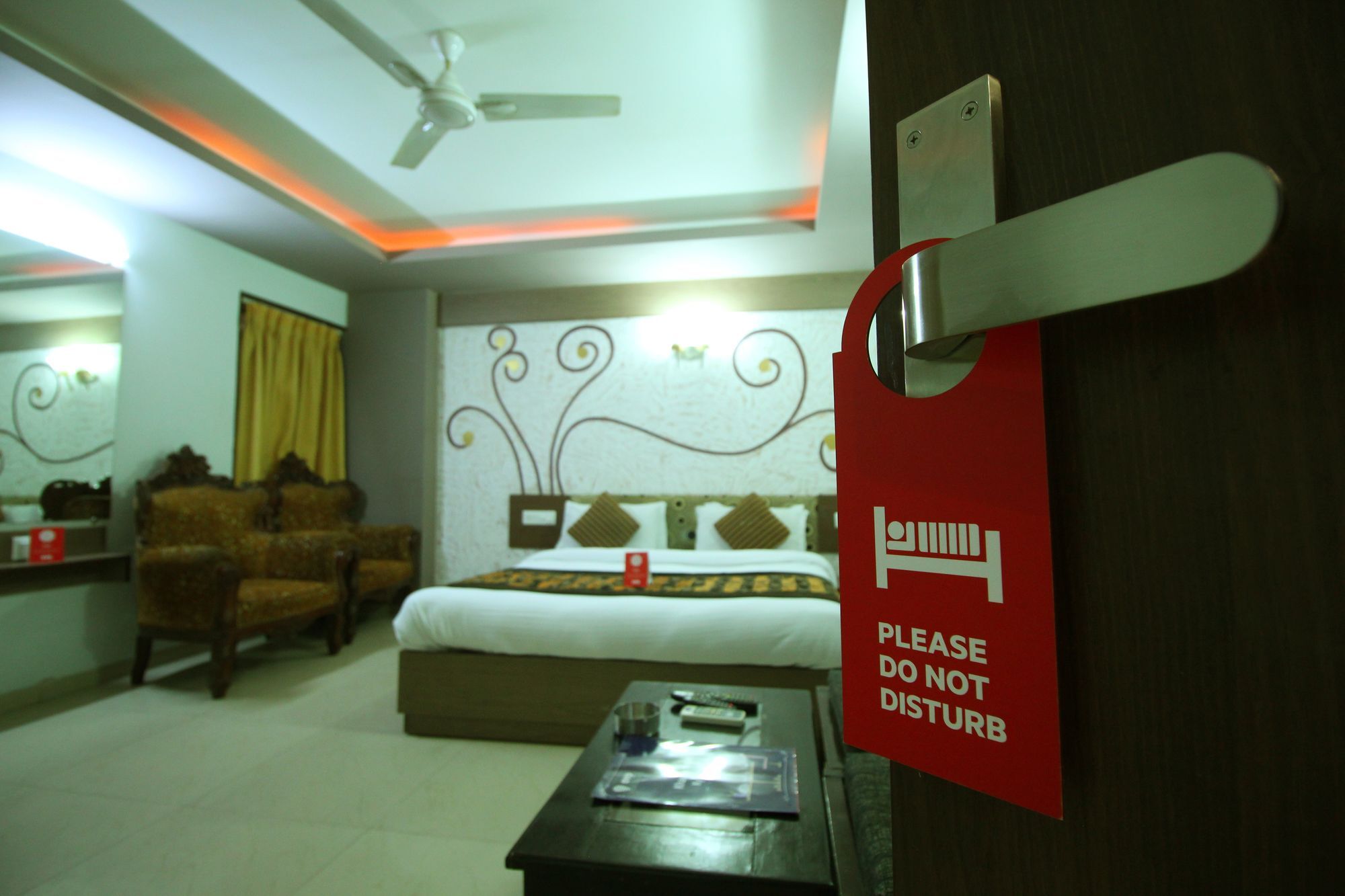 Oyo 4161 Hotel Shailly Inn Ахмедабад Экстерьер фото
