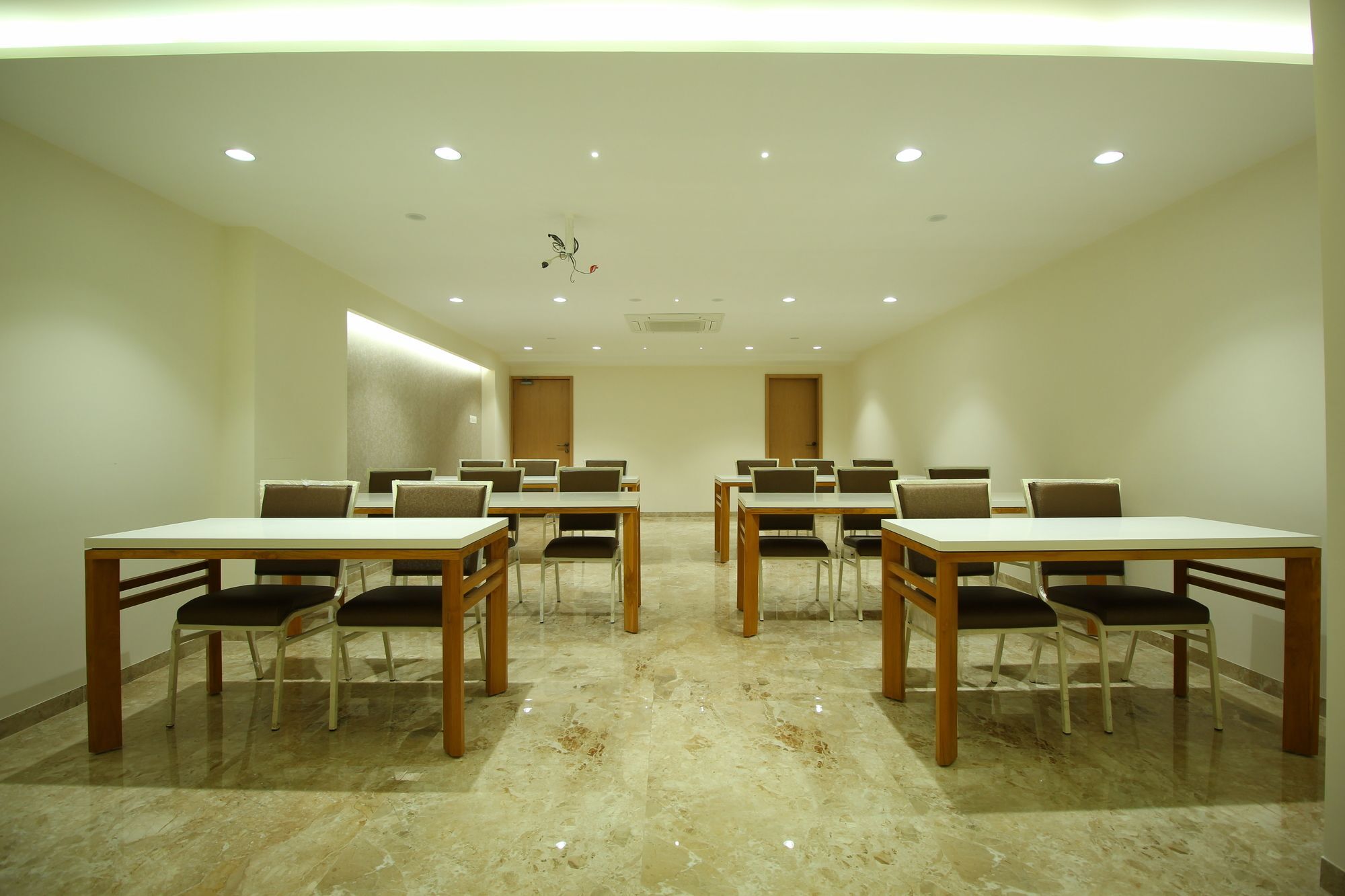 Oyo 4161 Hotel Shailly Inn Ахмедабад Экстерьер фото