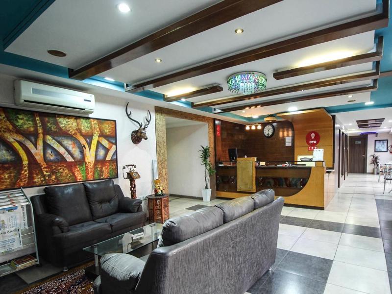 Oyo 4161 Hotel Shailly Inn Ахмедабад Экстерьер фото