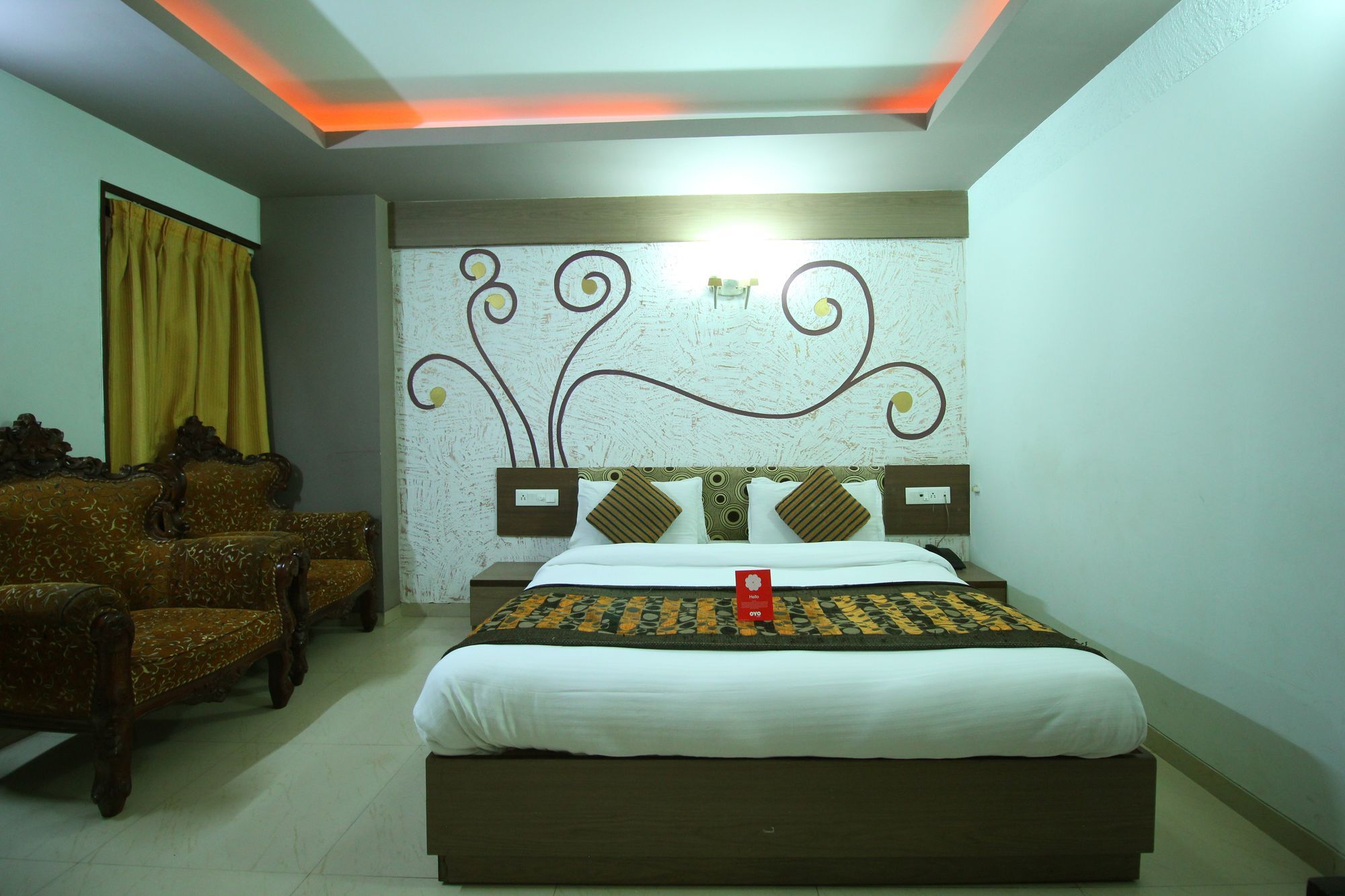 Oyo 4161 Hotel Shailly Inn Ахмедабад Экстерьер фото
